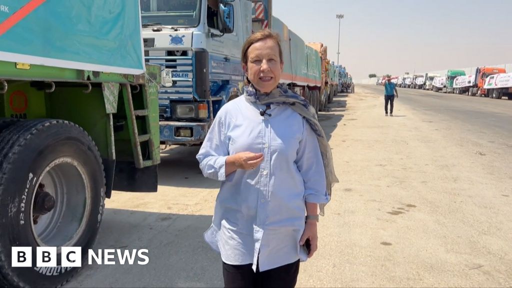 5,000 aid trucks await clearance at Rafah border