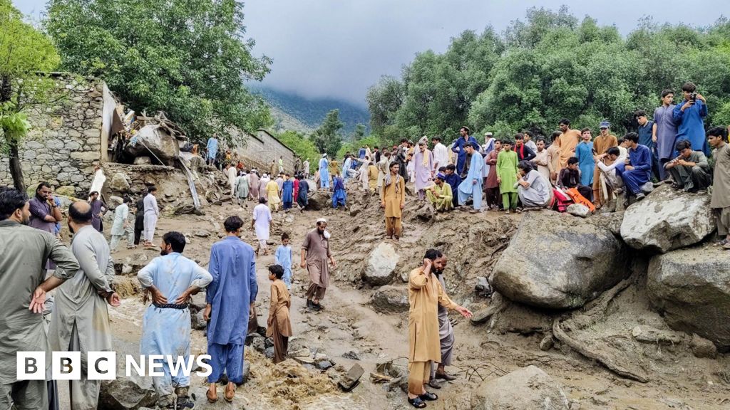 Flash floods kill more than 160 in Pakistan