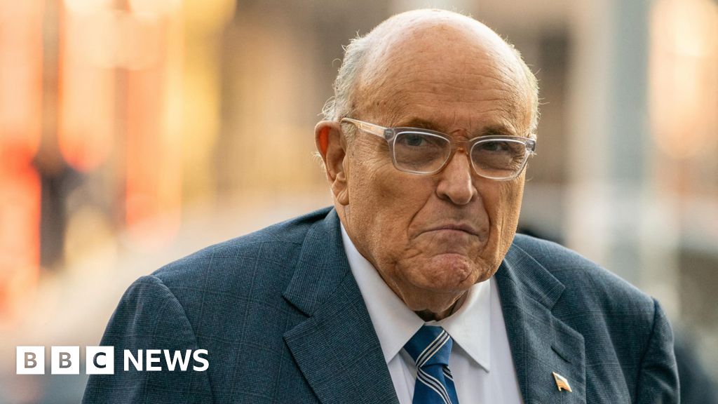 Former NYC Mayor Rudy Giuliani injured in car accident