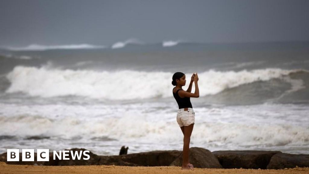 Hurricane Erin threatens US East Coast with life-threatening waves
