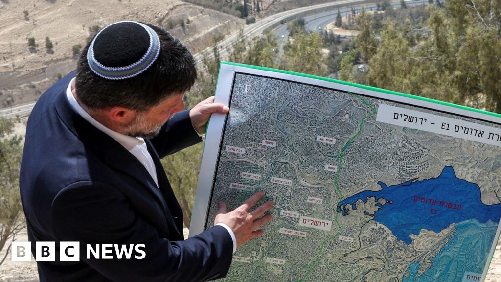 Israeli minister announces settlement plans 'to thwart Palestinian state'