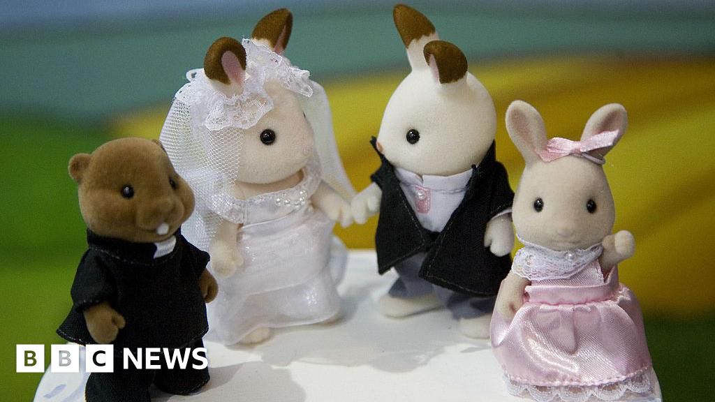 Lawsuit against creator dropped by toy company