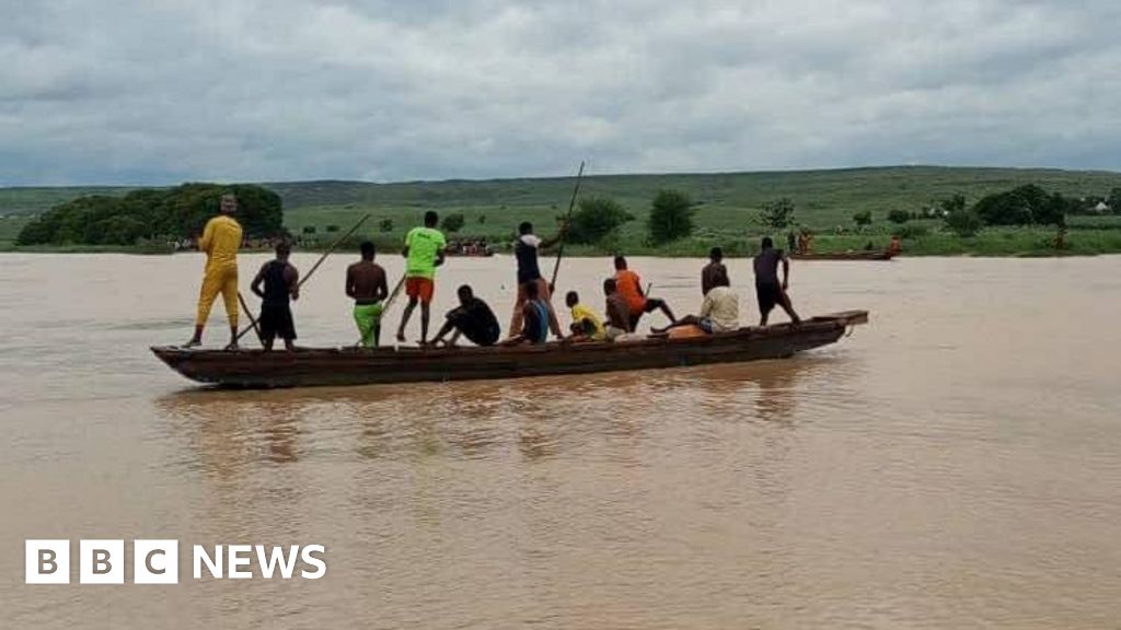 Nigerian rescuers search for dozens missing