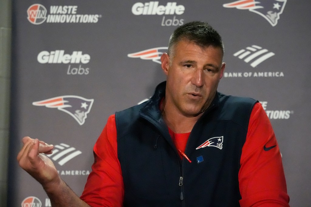 Patriots coach Mike Vrabel clarifies viral 'rats' comment about media leaks