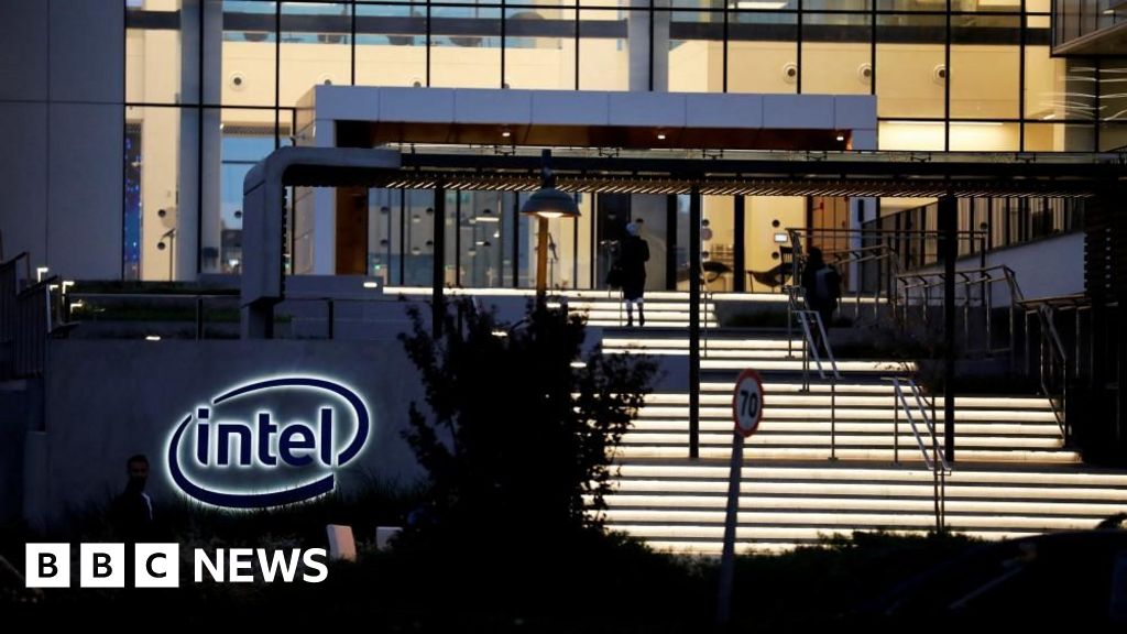 US government announces 10% stake in chipmaker Intel