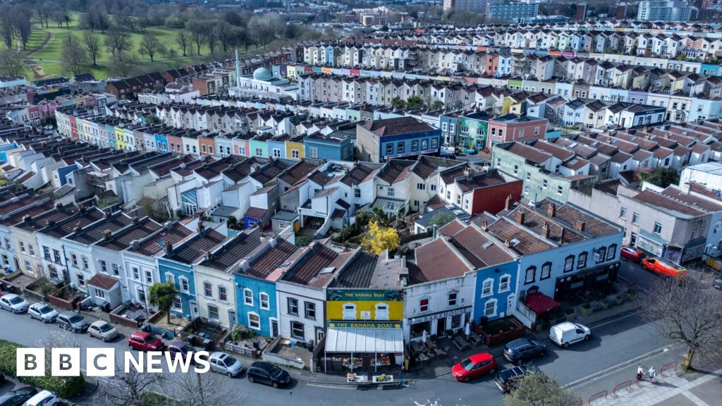 'Unaffordable' Bristol rents rise to more than a third of income