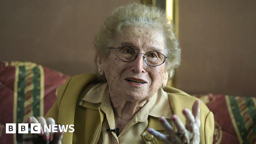 Argentine human rights activist dies, aged 106