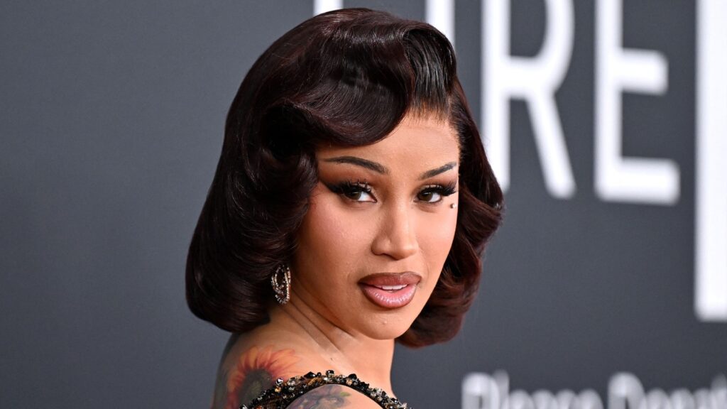 Cardi B's throwing marker at paparazzo goes viral | Watch