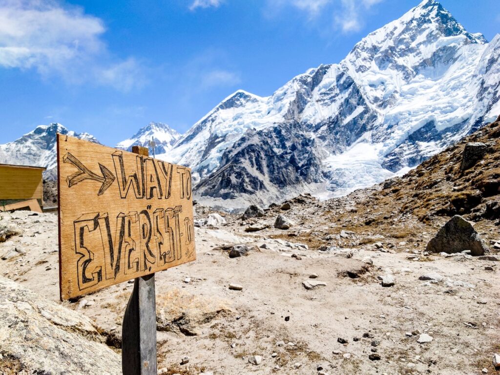 Everest Climber Struggles to Breathe After 4 Days in 'Death Zone'