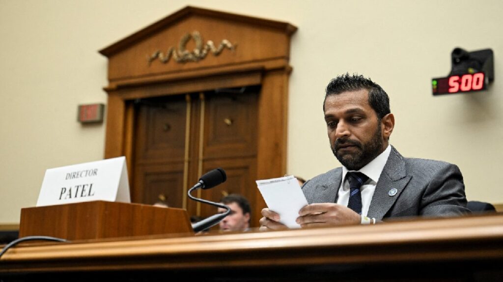 FBI Chief Kash Patel’s Handwritten Pep Talk Notes To Himself Go Viral, Netizens Call Him ‘Loser’ | Viral News