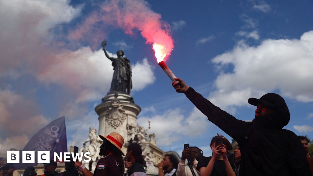 France hit by protests as Prime Minister Sébastien Lecornu takes office