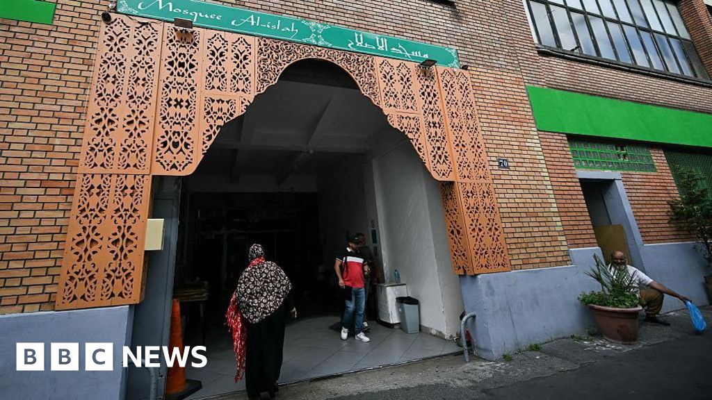 France suspects foreign intelligence over pigs heads left outside mosques