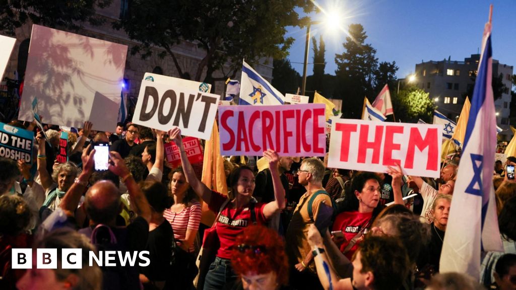 Israel rejects 'spin' after Hamas says ready for comprehensive deal