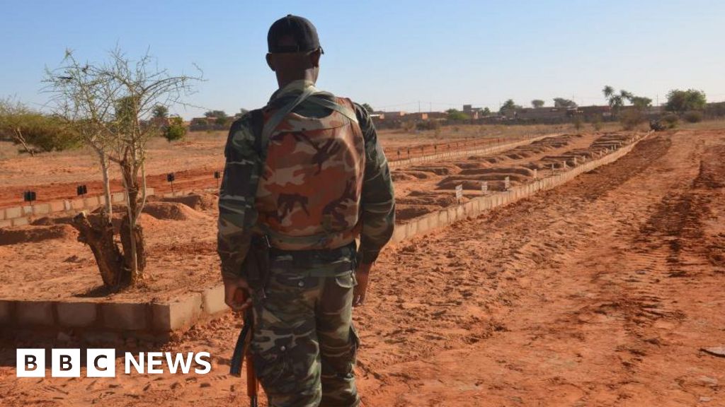 Jihadist groups executing civilians and burning homes, HRW warns