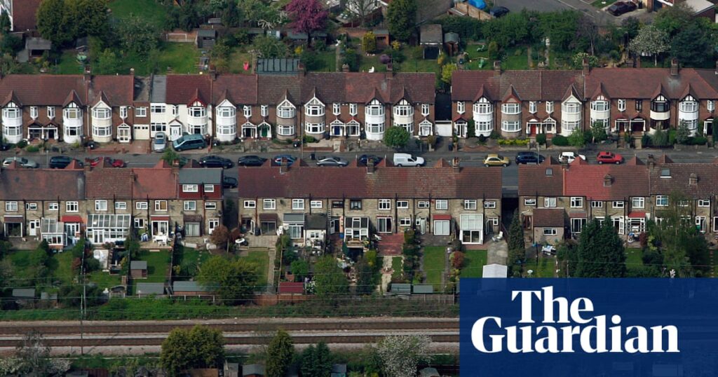 London homes 500 metres from station ‘command £42,700 premium over those 1,500 metres away’ | Housing market