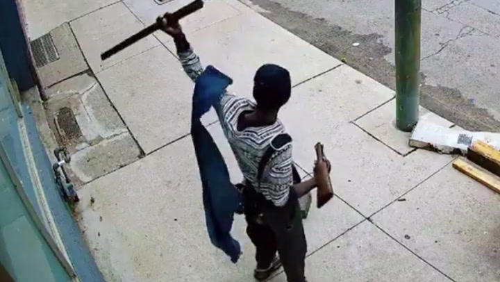 MAN FINDS SHOTGUN ON THE STREET: Viral video shows man trying to assemble shotgun on Broadview Ave. - Yahoo News Canada