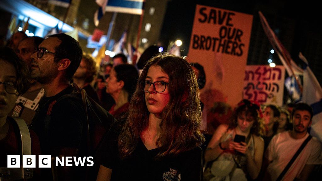 Netanyahu is only obstacle to bringing hostages home, families say