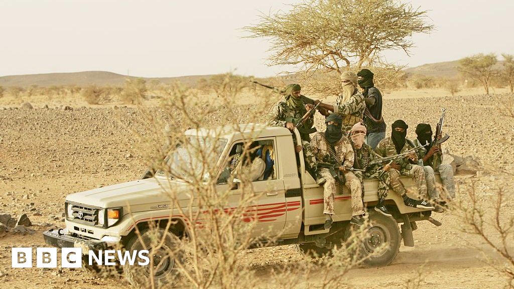 Senegal-Mali trade threatened as militants set lorries ablaze near Kayes