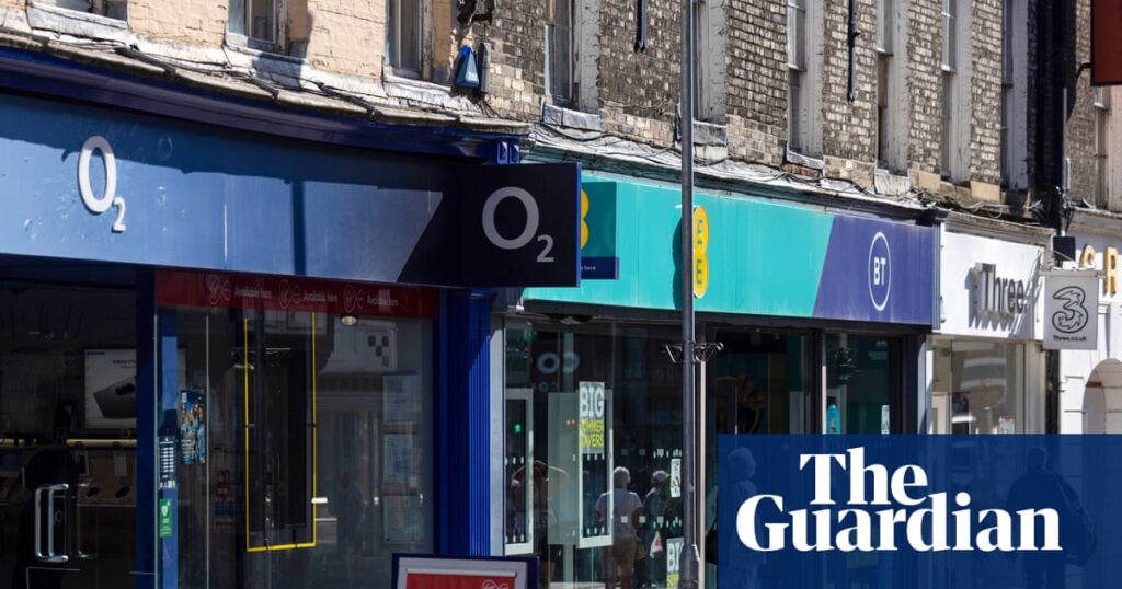 UK phone retailers lock shop doors while trading to tackle rising thefts | Retail industry