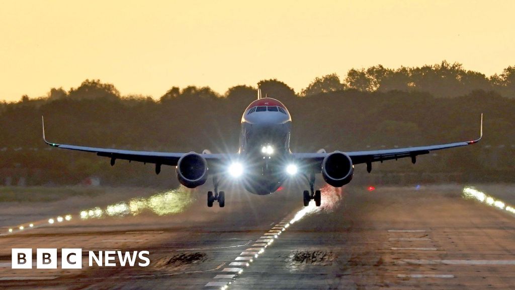 What boost in flights could mean for UK climate goals