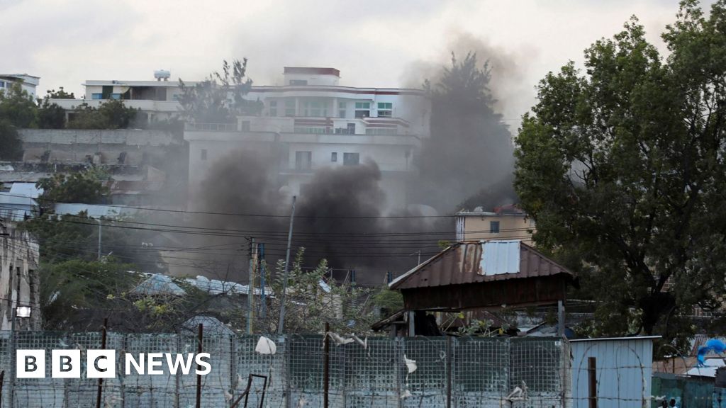 Al-Shabab militants dress as soldiers to storm Somali jail