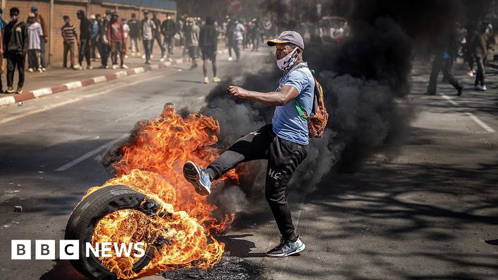 Andry Rajoelina asks for one year to resolve problems or he will resign