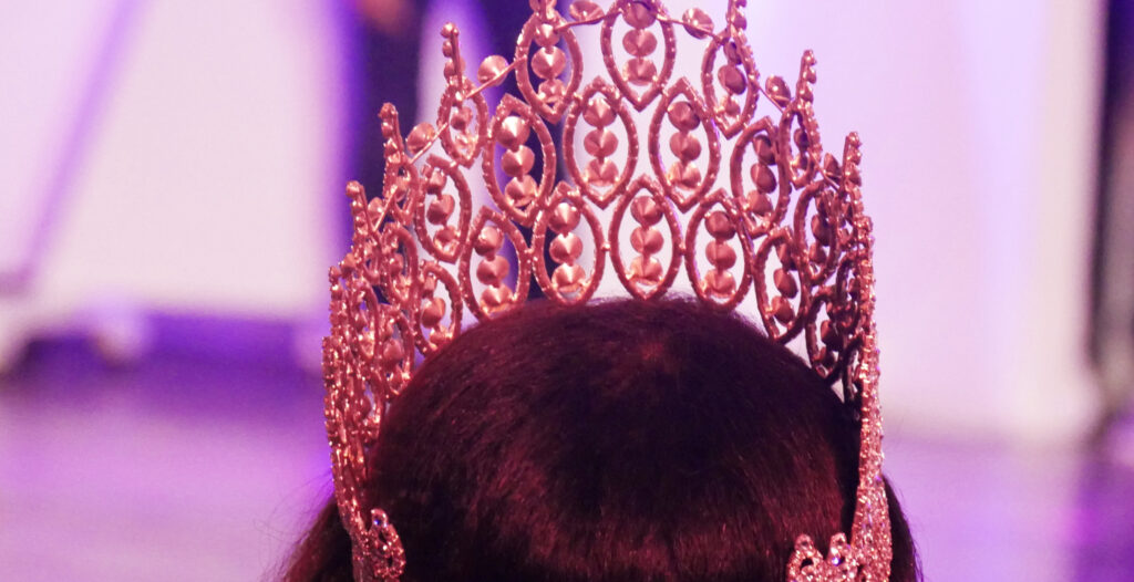 Awkward Beauty Queen Blunder Has The Internet Mortified: See Viral Video