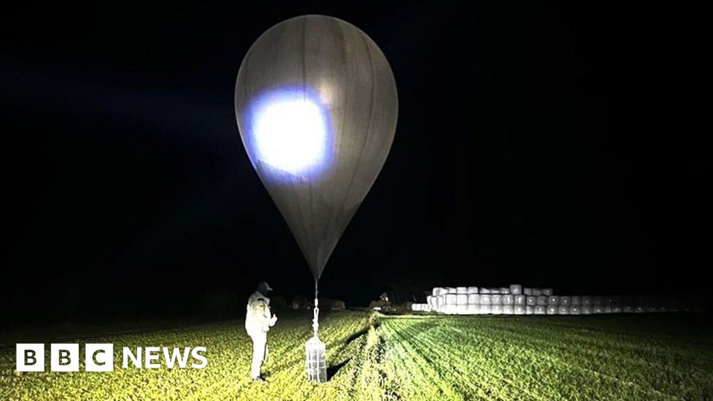 Balloons used to smuggle cigarettes shut Vilnius airport