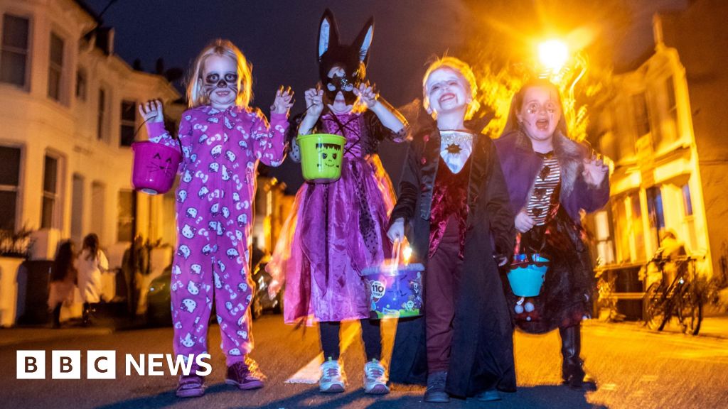 East Yorkshire libraries to offer Halloween costume swaps