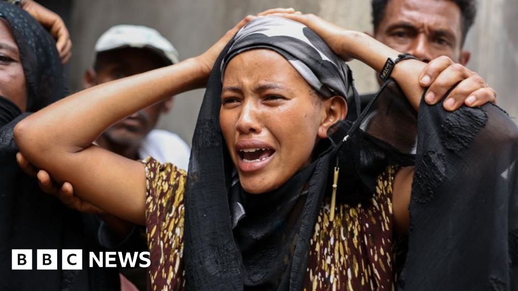 Funerals held after scaffolding collapse kills 36