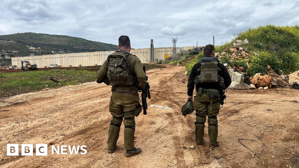 Israeli troops kill municipal worker during raid in south Lebanon