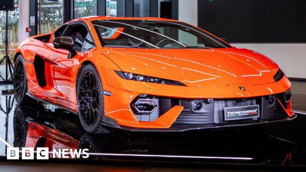 Lamborghini swerves away from all-electric future