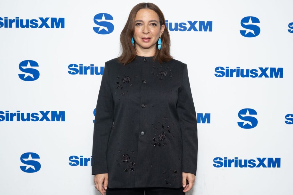 Maya Rudolph Weighs in on Viral 6-7 Phrase as a Mom of 4 Kids
