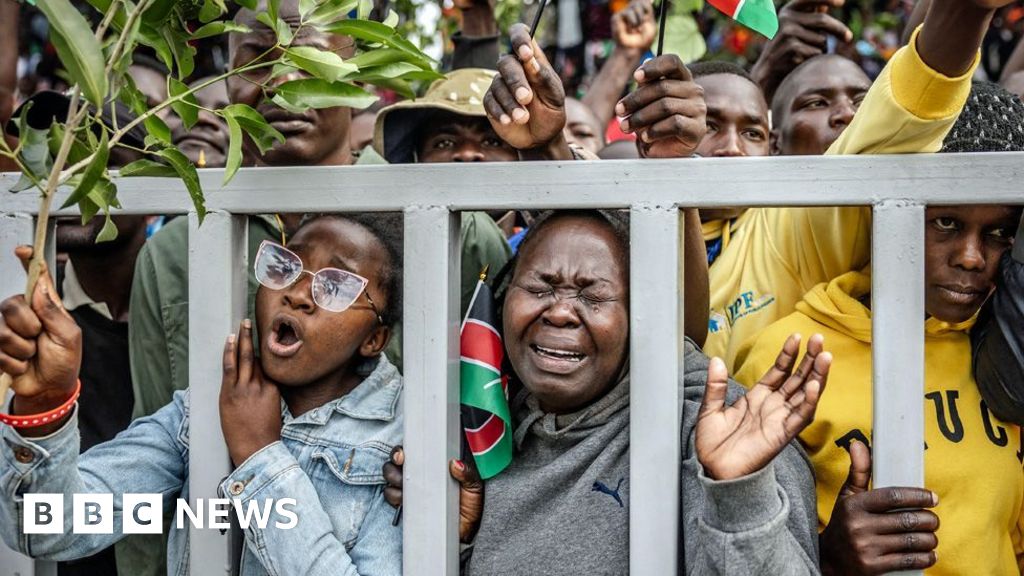 Mourners bid farewell to ex-PM Raila Odinga in his political heartland