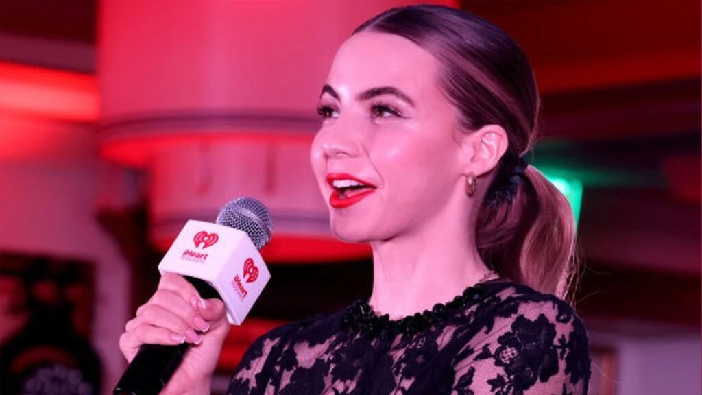 Navigating Fame and Viral Controversy Online – Azat TV