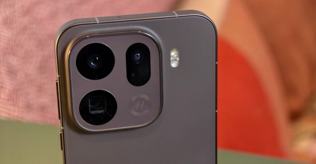 Oppo Find X9 Pro’s massive 7,500mAh battery arrives in Europe