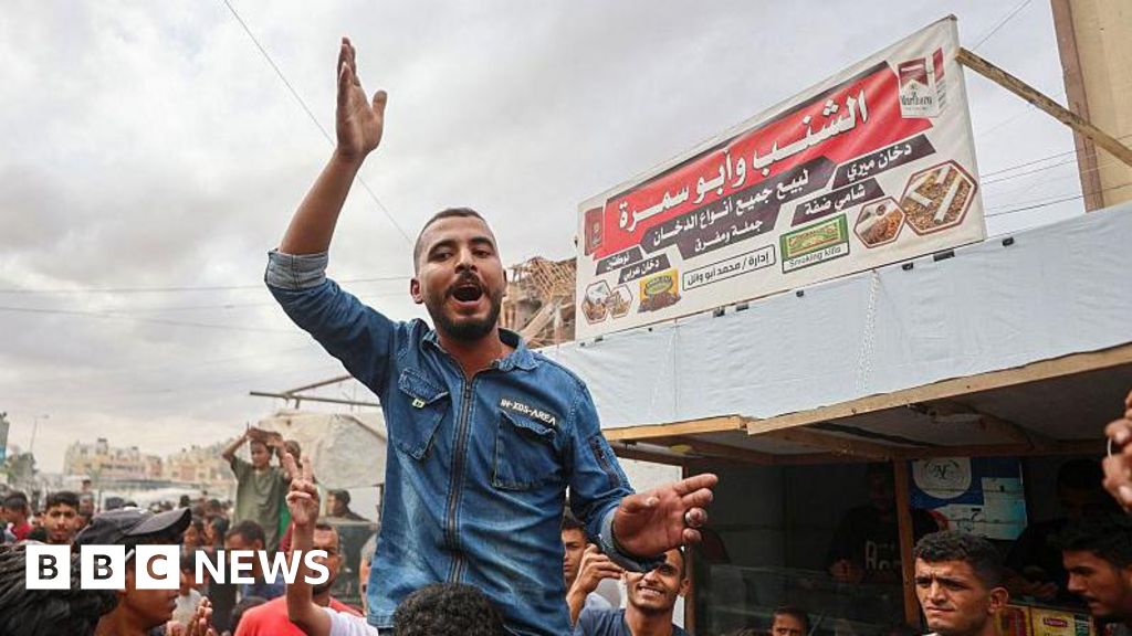 Palestinians celebrate ceasefire deal - but fear confronting grief