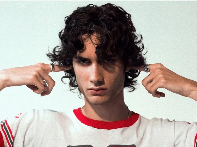 Sombr speaks out after viral TikTok criticises his concert as ‘cringe’: Live a little