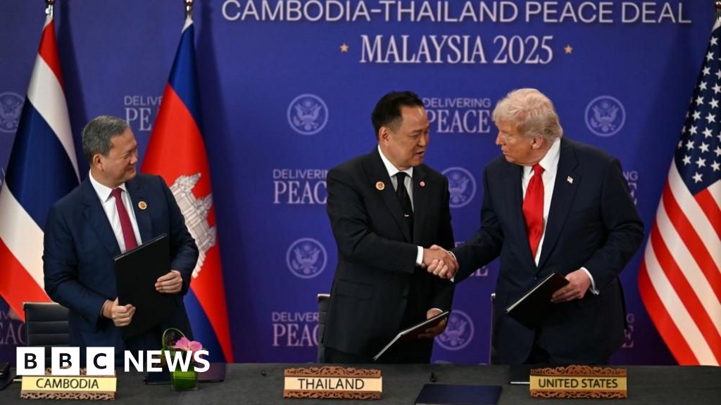 Trump presides over Thai-Cambodia 'peace deal'