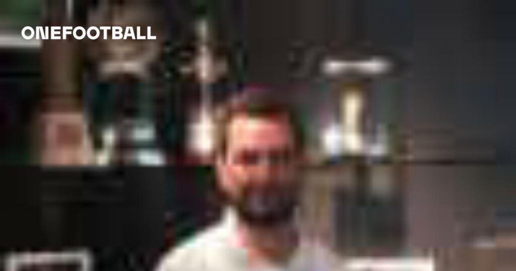 Viral: Deyverson tackles Tricolor coach, then apologises