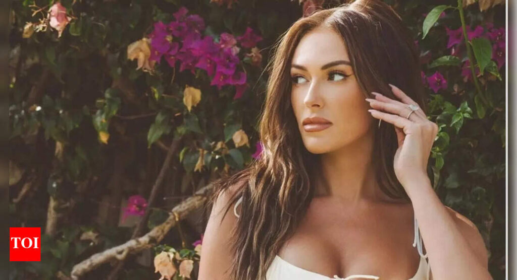 Wayne Gretzky’s daughter Paulina delights fans by recreating viral ‘The Office’ scene with reality star Craig Conover in hilarious reel | NHL News