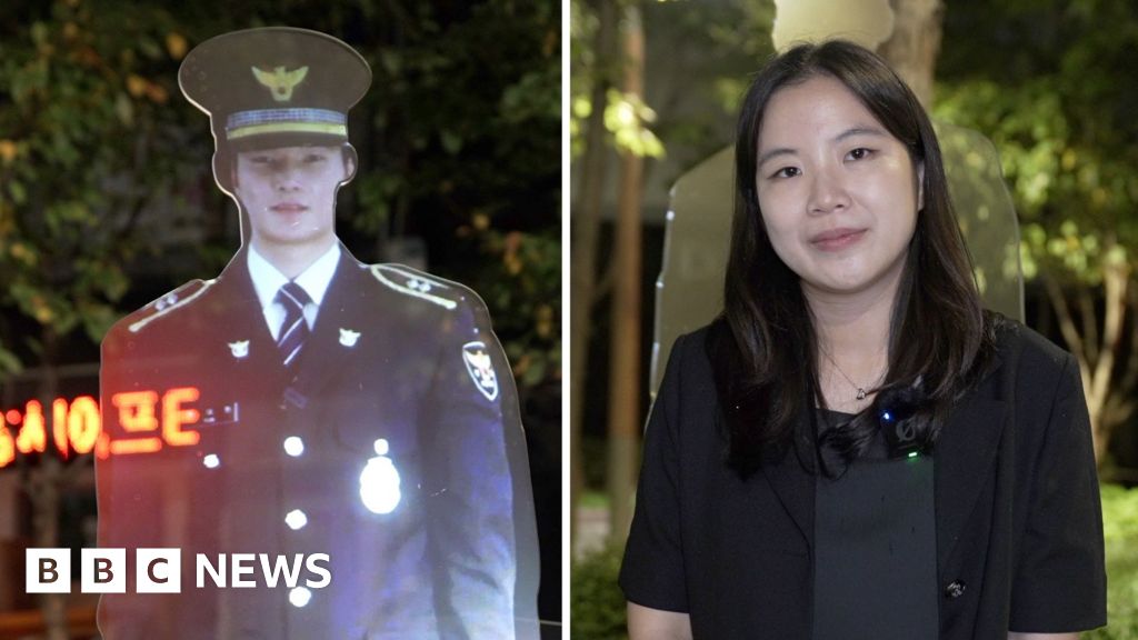 What do South Koreans think about Seoul's hologram cop?