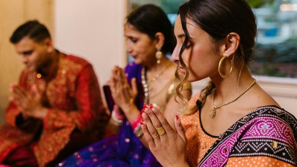 Woman shares Reddit post on parents fighting on Diwali