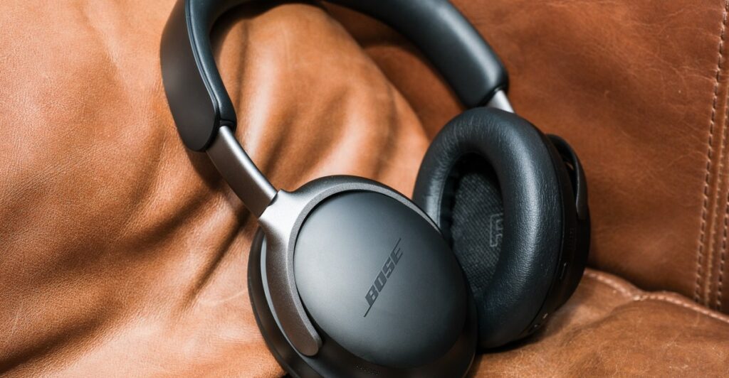 You can still save up to 70 percent on headphones from Bose and Sony today
