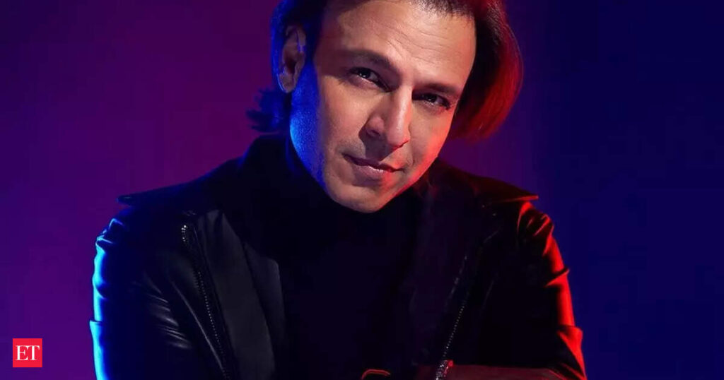 As Vivek Oberoi's ‘Kaun Shah Rukh Khan?’ remark goes viral, Netizens debate over what he actually meant