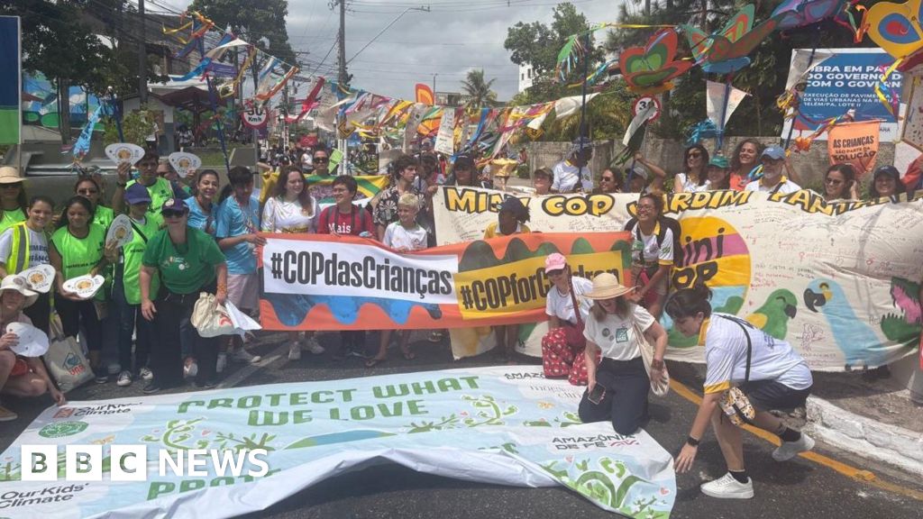 Crowds march on doorstep of UN climate talks in Brazil