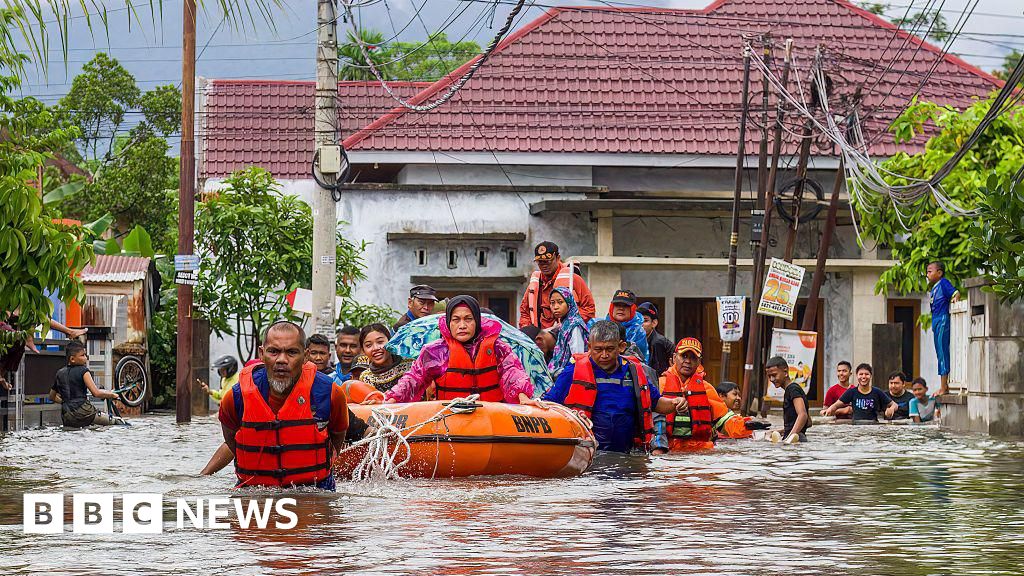 Flooding in South East Asia leaves hundreds dead