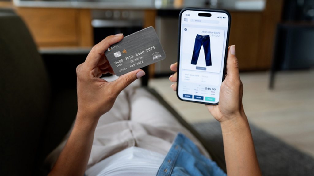 How to avoid scams when shopping online