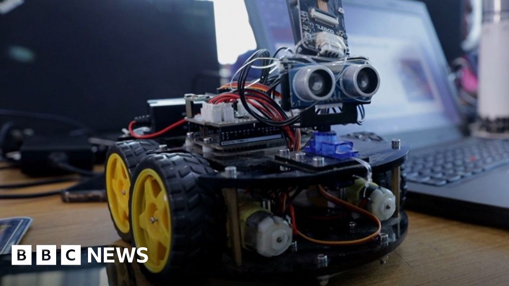 The start-up with science kits for young Africans