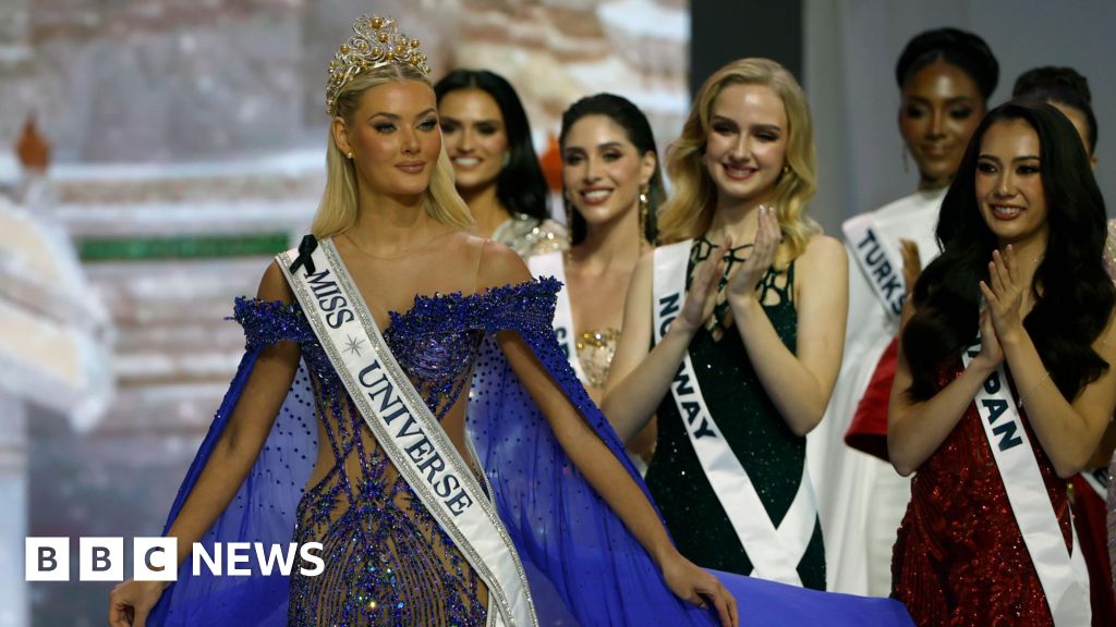 Two Miss Universe judges quit scandal-hit pageant, as one claims it's rigged